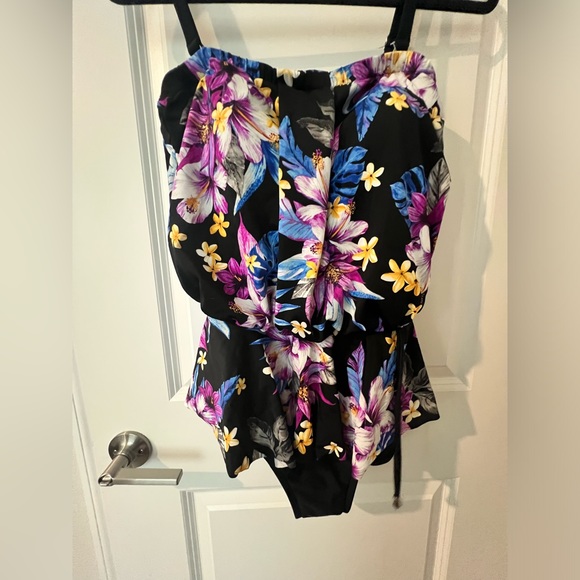 LIKE NEW Maxine of Hollywood Midnight Garden Peplum Blouson One Piece Swimsuit - Picture 5 of 14